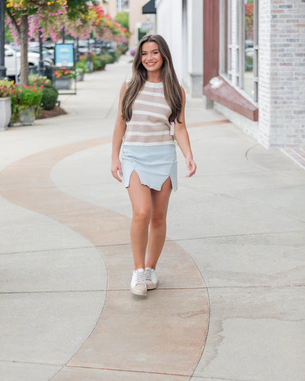 The Greyson Top - Taupe