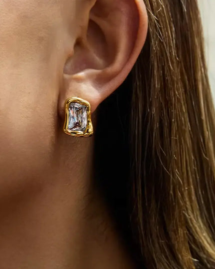 SB Melted Solitaire Stud Earrings